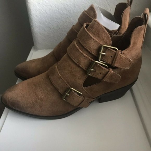 CLOSING SALE Universal Thread Kelsey Booties - Picture 8 of 8